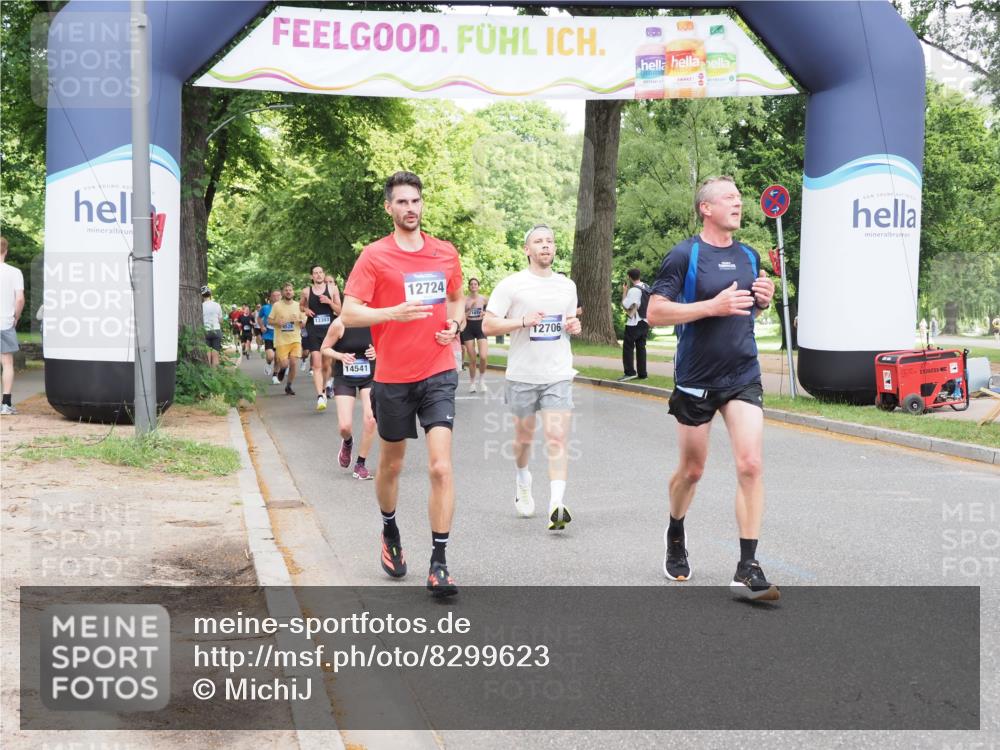 29.06.2025 - hella hamburg halbmarathon MichiJ http://msf.ph/oto/8299623 29.06.2025 10:34:32 Zwischen KM18-KM19 2138, 8668, 11021, 12706, 12724, 14062, 14262, 14449, 16127, 16136, 16466, 18476, 18702, 19105, 19127 meine-sportfotos.de