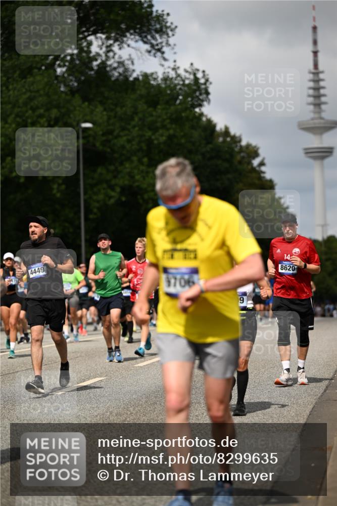 29.06.2025 - hella hamburg halbmarathon Dr. Thomas Lammeyer http://msf.ph/oto/8299635 29.06.2025 10:37:51 Kennedybrücke 1189, 1275, 1896, 2342, 2526, 2776, 3264, 3340, 3345, 3812, 3848, 4361, 4433, 4449, 4807, 5075, 5141, 5557, 5561, 5584, 5821, 5822, 5887, 6364, 6515, 6516, 6956, 6999, 7027, 7308, 7309, 7633, 7653, 7982, 8157, 8349, 8375, 8377, 8383, 8401, 8620, 8891, 9234, 9258, 9438, 9591, 9706, 9799, 9995, 10048, 10800, 11092, 11111, 11229, 11237, 11260 meine-sportfotos.de