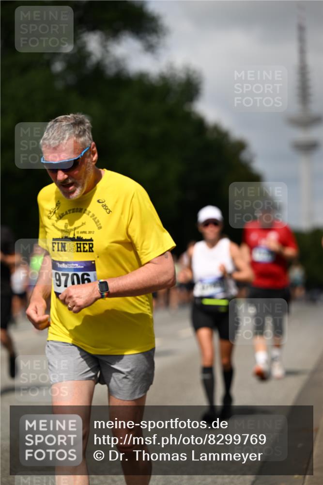 29.06.2025 - hella hamburg halbmarathon Dr. Thomas Lammeyer http://msf.ph/oto/8299769 29.06.2025 10:37:52 Kennedybrücke 1189, 1275, 1896, 2342, 2526, 2776, 3264, 3340, 3345, 3812, 3848, 4361, 4433, 4449, 4807, 4826, 5075, 5141, 5557, 5561, 5584, 5821, 5822, 5887, 6364, 6515, 6516, 6956, 7027, 7308, 7309, 7633, 7653, 7982, 8157, 8349, 8375, 8377, 8383, 8401, 8620, 9234, 9258, 9438, 9706, 9799, 9995, 10048, 10800, 11092, 11111, 11229, 11237, 11260 meine-sportfotos.de