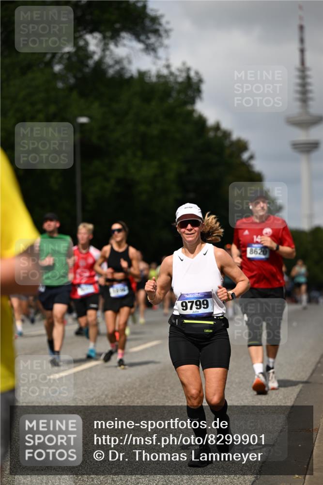 29.06.2025 - hella hamburg halbmarathon Dr. Thomas Lammeyer http://msf.ph/oto/8299901 29.06.2025 10:37:52 Kennedybrücke 1189, 1275, 1896, 2342, 2526, 2776, 3264, 3340, 3345, 3812, 3848, 4361, 4433, 4449, 4807, 4826, 5075, 5141, 5557, 5561, 5584, 5821, 5822, 5887, 6364, 6515, 6516, 6956, 7027, 7308, 7309, 7633, 7653, 7982, 8157, 8349, 8375, 8377, 8383, 8401, 8620, 9234, 9258, 9438, 9706, 9799, 9995, 10048, 10800, 11092, 11111, 11229, 11237, 11260 meine-sportfotos.de