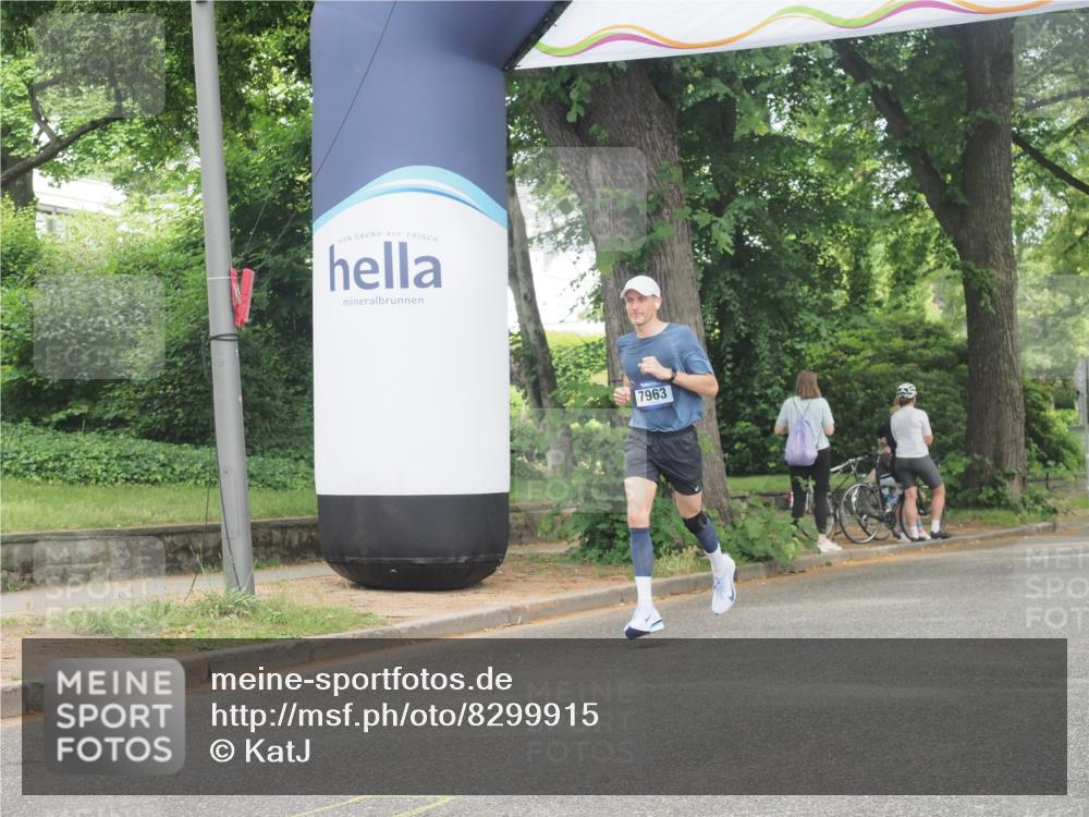 29.06.2025 - hella hamburg halbmarathon KatJ http://msf.ph/oto/8299915 29.06.2025 10:13:57 Zwischen KM18-KM19  meine-sportfotos.de