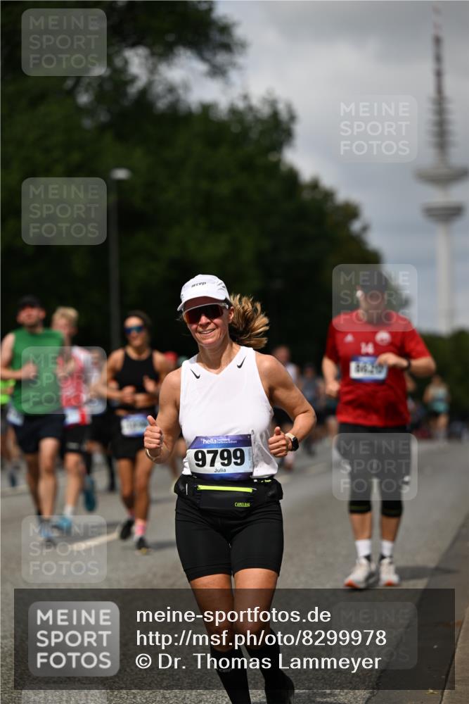 29.06.2025 - hella hamburg halbmarathon Dr. Thomas Lammeyer http://msf.ph/oto/8299978 29.06.2025 10:37:53 Kennedybrücke 1189, 1275, 1896, 2526, 2776, 3264, 3340, 3345, 3812, 3848, 4361, 4433, 4449, 4807, 4824, 4826, 5075, 5141, 5557, 5561, 5584, 5821, 5822, 5887, 6364, 6515, 6516, 6956, 7027, 7308, 7309, 7633, 7653, 7982, 8157, 8349, 8375, 8377, 8383, 8401, 8620, 9234, 9258, 9438, 9706, 9799, 9875, 9995, 10048, 10800, 11092, 11111, 11229, 11237, 11260 meine-sportfotos.de