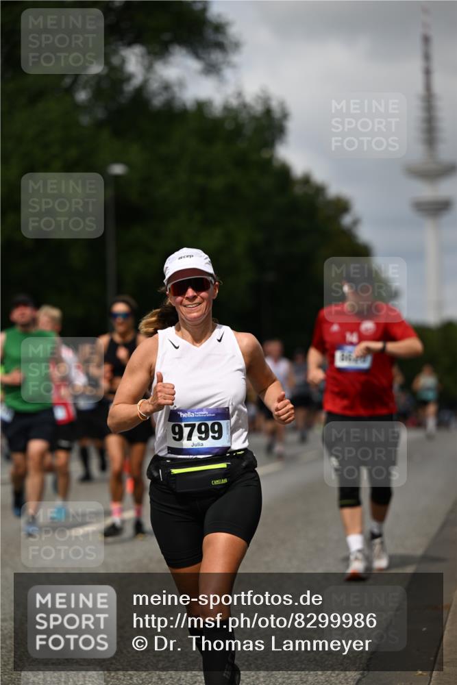 29.06.2025 - hella hamburg halbmarathon Dr. Thomas Lammeyer http://msf.ph/oto/8299986 29.06.2025 10:37:53 Kennedybrücke 1189, 1275, 1896, 2526, 2776, 3264, 3340, 3345, 3812, 3848, 4361, 4433, 4449, 4807, 4824, 4826, 5075, 5141, 5557, 5561, 5584, 5821, 5822, 5887, 6364, 6515, 6516, 6956, 7027, 7308, 7309, 7633, 7653, 7982, 8157, 8349, 8375, 8377, 8383, 8401, 8620, 9234, 9258, 9438, 9706, 9799, 9875, 9995, 10048, 10800, 11092, 11111, 11229, 11237, 11260 meine-sportfotos.de