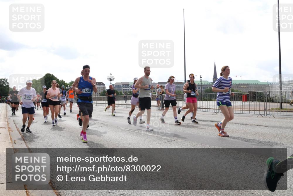 29.06.2025 - hella hamburg halbmarathon Lena Gebhardt http://msf.ph/oto/8300022 29.06.2025 10:37:01 Lombardsbrücke 9500, 4996, 1831, 16309, 615, 1022, 1118, 1253, 1339, 1488, 1490, 1597, 1948, 1952, 1954, 2031, 2072, 2104, 2272, 2480, 2552, 2588, 3127, 3165, 3714, 3873, 3895, 4084, 4097, 4347, 4618, 4733, 4762, 4996, 5224, 5538, 5560, 5640, 5786, 5789, 5940, 6156, 6172, 6359, 6584, 6804, 7202, 7707, 7773, 8007, 8257, 8258, 8315, 8499, 8758, 8811, 8936, 8937, 9054, 9055, 9295, 9500, 9694, 13265, 15077, 17156, 17807, 18152, 18488 meine-sportfotos.de
