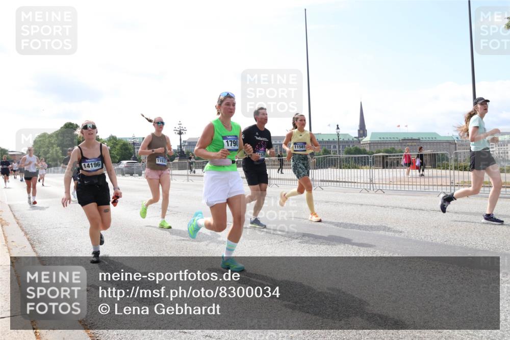 29.06.2025 - hella hamburg halbmarathon Lena Gebhardt http://msf.ph/oto/8300034 29.06.2025 10:12:08 Lombardsbrücke 1062, 1328, 1790, 1850, 1992, 2661, 3363, 3746, 4227, 5176, 5379, 5605, 6822, 6871, 7474, 7571, 9191, 9253, 9405, 9428, 9705, 10042, 10409, 10428, 10685, 11507, 11509, 11525, 11537, 11581, 11917, 12473, 13171, 13177, 13542, 13958, 14060, 14196, 14313, 14384, 14863, 14868, 15137, 15945, 16379, 16976, 17080, 17638, 17774, 17866, 18261, 18395, 18429, 18655 meine-sportfotos.de