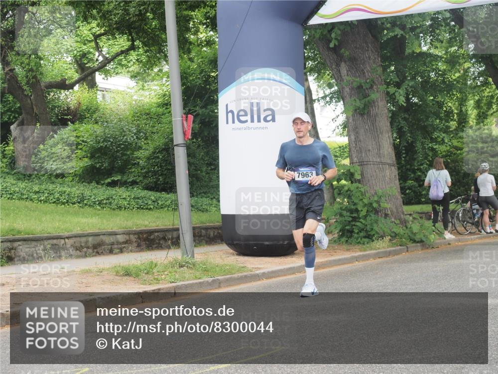 29.06.2025 - hella hamburg halbmarathon KatJ http://msf.ph/oto/8300044 29.06.2025 10:13:57 Zwischen KM18-KM19  meine-sportfotos.de