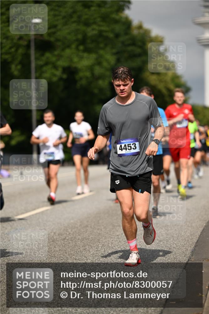 29.06.2025 - hella hamburg halbmarathon Dr. Thomas Lammeyer http://msf.ph/oto/8300057 29.06.2025 10:16:20 Kennedybrücke 1249, 1610, 1785, 1850, 1851, 2963, 2964, 3182, 3248, 3262, 3363, 4453, 4499, 5150, 5166, 5176, 6822, 6871, 7014, 7907, 8206, 8207, 8917, 8971, 9253, 9428, 10067, 10402, 10685, 11025 meine-sportfotos.de