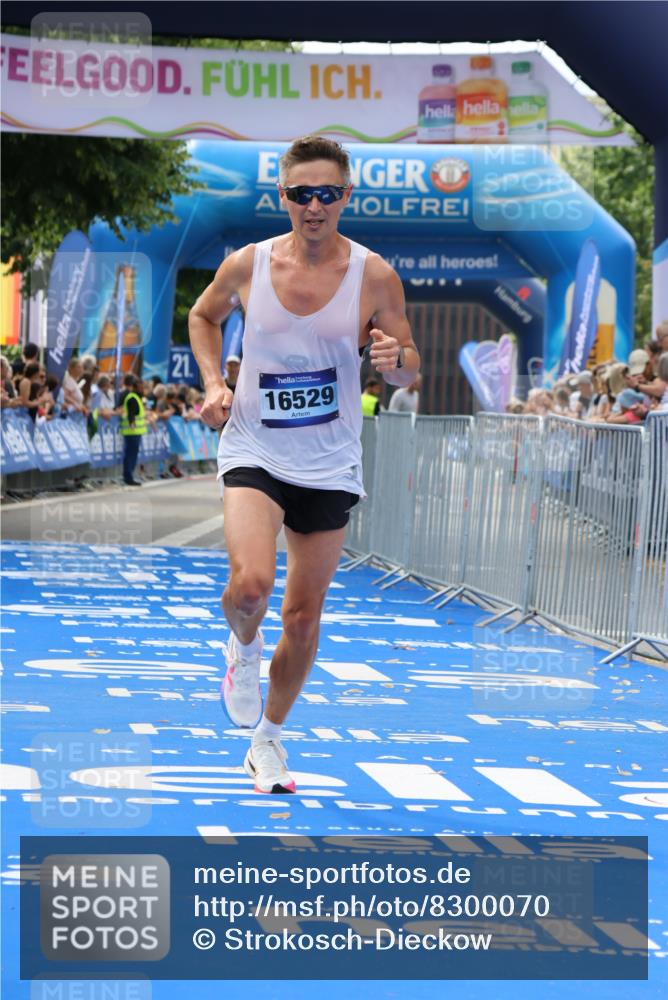 29.06.2025 - hella hamburg halbmarathon Strokosch-Dieckow http://msf.ph/oto/8300070 29.06.2025 10:16:59 Ziel 4116, 16529 meine-sportfotos.de