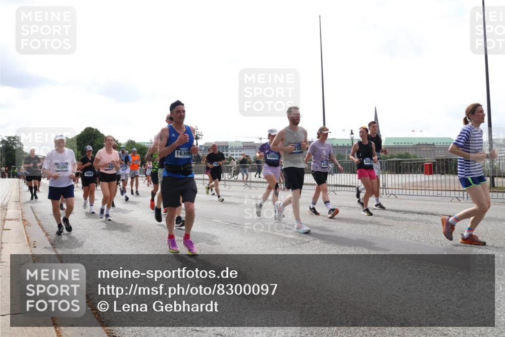 29.06.2025 - hella hamburg halbmarathon Lena Gebhardt http://msf.ph/oto/8300097 29.06.2025 10:37:01 Lombardsbrücke 16309, 15907, 9500, 831, 8945, 4996, 1022, 1118, 1253, 1339, 1488, 1490, 1597, 1948, 1952, 1954, 2031, 2072, 2104, 2272, 2480, 2552, 2588, 3127, 3165, 3714, 3873, 3895, 4084, 4097, 4347, 4618, 4733, 4762, 4996, 5224, 5538, 5560, 5640, 5786, 5789, 5940, 6156, 6172, 6359, 6584, 6804, 7202, 7707, 7773, 8007, 8257, 8258, 8315, 8499, 8758, 8811, 8936, 8937, 9054, 9055, 9295, 9500, 9694, 13265, 15077, 17156, 17807, 18152, 18488 meine-sportfotos.de