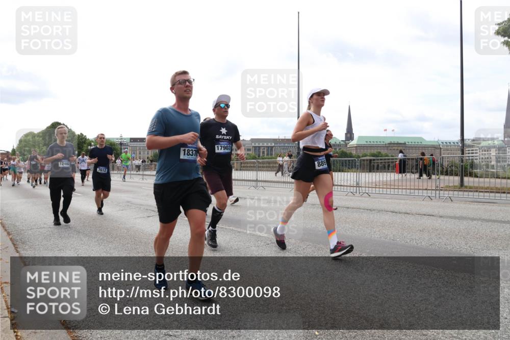 29.06.2025 - hella hamburg halbmarathon Lena Gebhardt http://msf.ph/oto/8300098 29.06.2025 10:21:47 Lombardsbrücke 12402, 7612, 1837, 17903, 889, 1072, 1158, 1191, 1250, 1294, 1401, 1668, 1958, 1963, 2172, 2271, 2315, 2353, 2529, 2635, 2744, 2815, 3122, 3606, 3768, 3770, 3817, 3825, 3826, 3995, 4046, 4289, 4375, 4376, 4697, 4786, 5122, 5373, 5395, 5412, 5493, 5641, 5759, 5957, 6086, 6103, 6475, 6676, 6805, 6844, 6881, 7075, 7162, 7375, 7522, 7553, 7612, 7672, 7781, 8095, 8286, 8431, 8715, 8860, 8896, 8959, 9002, 9062, 9100, 9369, 9483, 9499, 9532, 9624, 10374, 10874 meine-sportfotos.de