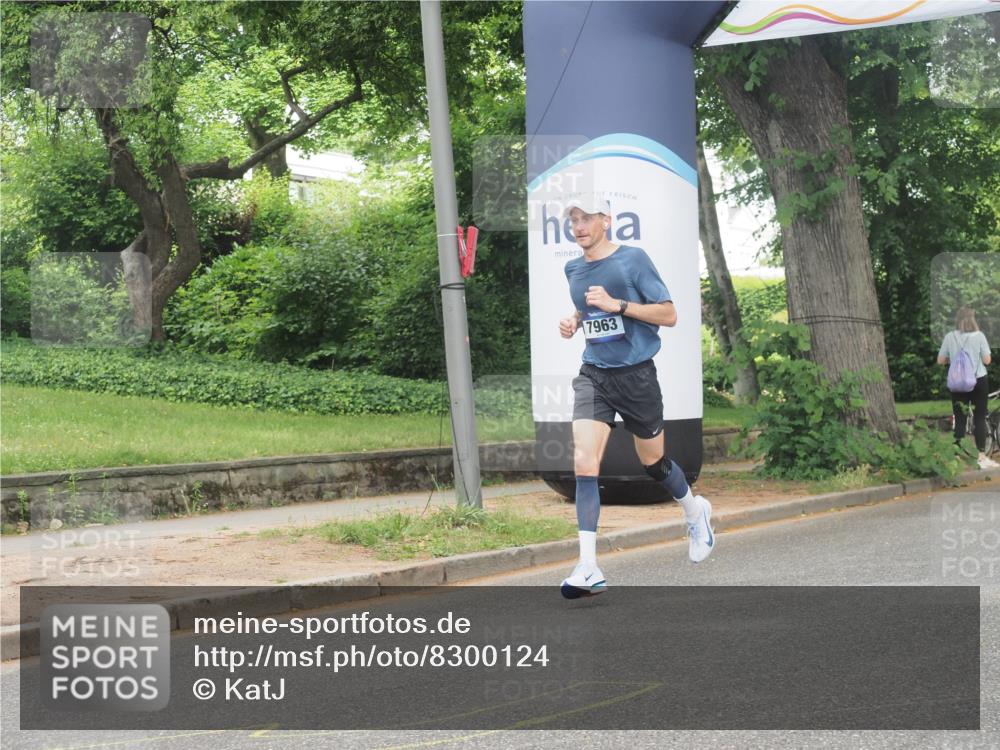 29.06.2025 - hella hamburg halbmarathon KatJ http://msf.ph/oto/8300124 29.06.2025 10:13:58 Zwischen KM18-KM19 7963 meine-sportfotos.de