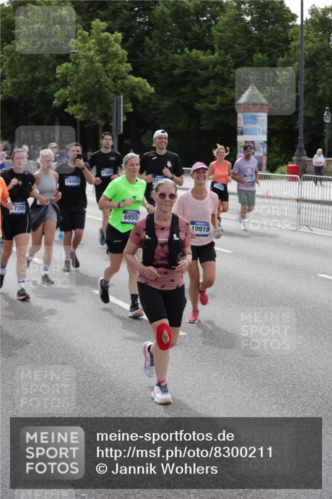 29.06.2025 - hella hamburg halbmarathon Jannik Wohlers http://msf.ph/oto/8300211 29.06.2025 10:37:08 Lombardsbrücke 1337, 1819, 2016, 2199, 2486, 2640, 3633, 5171, 5186, 5790, 5875, 6243, 6821, 6955, 7085, 7124, 7235, 7544, 7777, 7823, 8843, 9524, 10476, 10506, 10798, 10919, 11183, 11801, 11888, 12123, 12254, 12472, 12762, 12824, 12935, 13077, 14130, 14282, 14657, 15084, 16032, 16303, 16582, 16680, 16706, 16837, 17305, 17307, 17355, 17798, 17965, 18903 meine-sportfotos.de