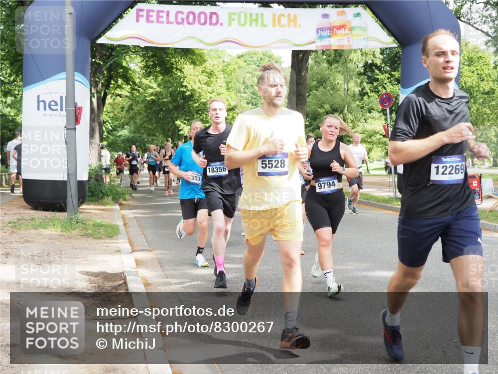 29.06.2025 - hella hamburg halbmarathon MichiJ http://msf.ph/oto/8300267 29.06.2025 10:34:38 Zwischen KM18-KM19 4497, 5528, 7335, 9794, 11077, 12171, 12269, 12706, 12724, 12891, 13303, 14062, 14541, 15825, 17008, 17353, 17865, 18356, 19127 meine-sportfotos.de