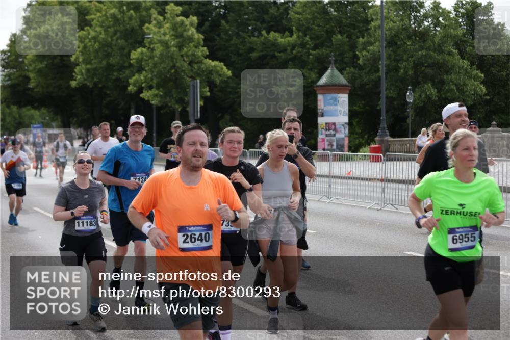 29.06.2025 - hella hamburg halbmarathon Jannik Wohlers http://msf.ph/oto/8300293 29.06.2025 10:37:10 Lombardsbrücke 1337, 2199, 2486, 2640, 2853, 3230, 3633, 5171, 5186, 5790, 5875, 6243, 6821, 6955, 7085, 7124, 7350, 7544, 7777, 8843, 9524, 10476, 10506, 10798, 10919, 11183, 11801, 11888, 12123, 12242, 12254, 12472, 12762, 12824, 12935, 14130, 14282, 14657, 16032, 16303, 16582, 16680, 16706, 16837, 17305, 17307, 17355, 17793, 17798, 17965, 18903 meine-sportfotos.de