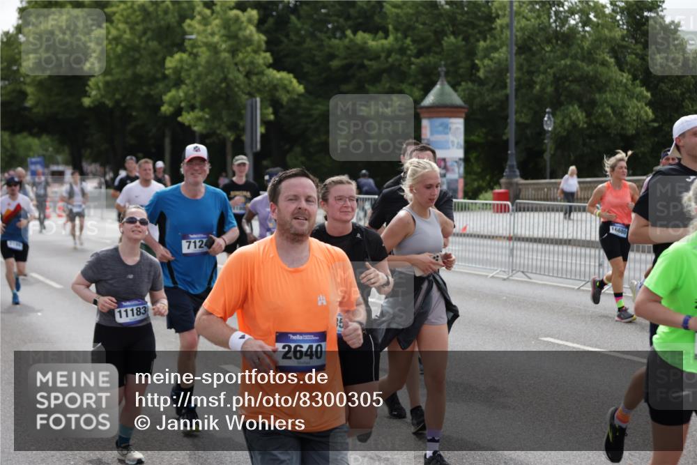 29.06.2025 - hella hamburg halbmarathon Jannik Wohlers http://msf.ph/oto/8300305 29.06.2025 10:37:10 Lombardsbrücke 1337, 2199, 2486, 2640, 2853, 3230, 3633, 5171, 5186, 5790, 5875, 6243, 6821, 6955, 7085, 7124, 7350, 7544, 7777, 8843, 9524, 10476, 10506, 10798, 10919, 11183, 11801, 11888, 12123, 12242, 12254, 12472, 12762, 12824, 12935, 14130, 14282, 14657, 16032, 16303, 16582, 16680, 16706, 16837, 17305, 17307, 17355, 17793, 17798, 17965, 18903 meine-sportfotos.de