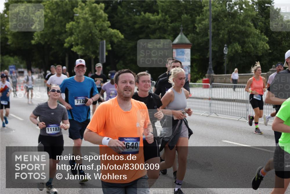 29.06.2025 - hella hamburg halbmarathon Jannik Wohlers http://msf.ph/oto/8300309 29.06.2025 10:37:10 Lombardsbrücke 1337, 2199, 2486, 2640, 2853, 3230, 3633, 5171, 5186, 5790, 5875, 6243, 6821, 6955, 7085, 7124, 7350, 7544, 7777, 8843, 9524, 10476, 10506, 10798, 10919, 11183, 11801, 11888, 12123, 12242, 12254, 12472, 12762, 12824, 12935, 14130, 14282, 14657, 16032, 16303, 16582, 16680, 16706, 16837, 17305, 17307, 17355, 17793, 17798, 17965, 18903 meine-sportfotos.de
