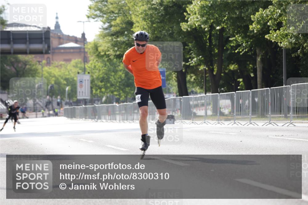 29.06.2025 - hella hamburg halbmarathon Jannik Wohlers http://msf.ph/oto/8300310 29.06.2025 08:55:15 Lombardsbrücke  meine-sportfotos.de