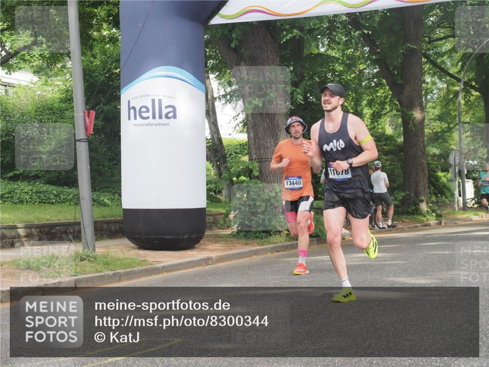 29.06.2025 - hella hamburg halbmarathon KatJ http://msf.ph/oto/8300344 29.06.2025 10:14:00 Zwischen KM18-KM19 7963 meine-sportfotos.de