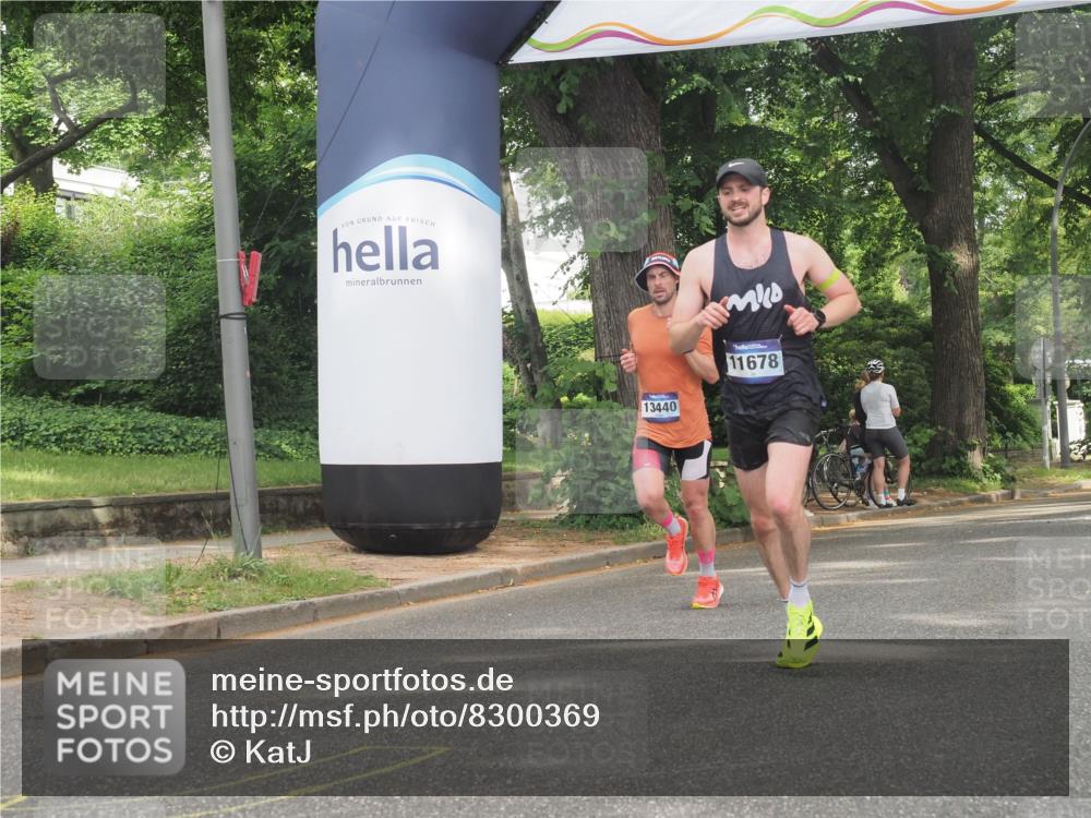 29.06.2025 - hella hamburg halbmarathon KatJ http://msf.ph/oto/8300369 29.06.2025 10:14:00 Zwischen KM18-KM19 7963 meine-sportfotos.de