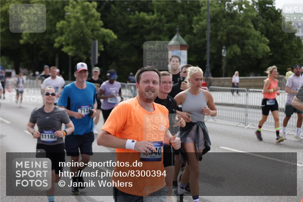 29.06.2025 - hella hamburg halbmarathon Jannik Wohlers http://msf.ph/oto/8300394 29.06.2025 10:37:10 Lombardsbrücke 1337, 2199, 2486, 2640, 2853, 3230, 3633, 5171, 5186, 5790, 5875, 6243, 6821, 6955, 7085, 7124, 7350, 7544, 7777, 8843, 9524, 10476, 10506, 10798, 10919, 11183, 11801, 11888, 12123, 12242, 12254, 12472, 12762, 12824, 12935, 14130, 14282, 14657, 16032, 16303, 16582, 16680, 16706, 16837, 17305, 17307, 17355, 17793, 17798, 17965, 18903 meine-sportfotos.de