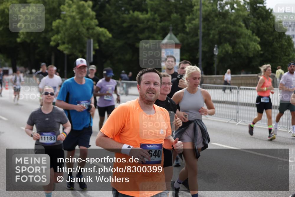 29.06.2025 - hella hamburg halbmarathon Jannik Wohlers http://msf.ph/oto/8300399 29.06.2025 10:37:10 Lombardsbrücke 1337, 2199, 2486, 2640, 2853, 3230, 3633, 5171, 5186, 5790, 5875, 6243, 6821, 6955, 7085, 7124, 7350, 7544, 7777, 8843, 9524, 10476, 10506, 10798, 10919, 11183, 11801, 11888, 12123, 12242, 12254, 12472, 12762, 12824, 12935, 14130, 14282, 14657, 16032, 16303, 16582, 16680, 16706, 16837, 17305, 17307, 17355, 17793, 17798, 17965, 18903 meine-sportfotos.de