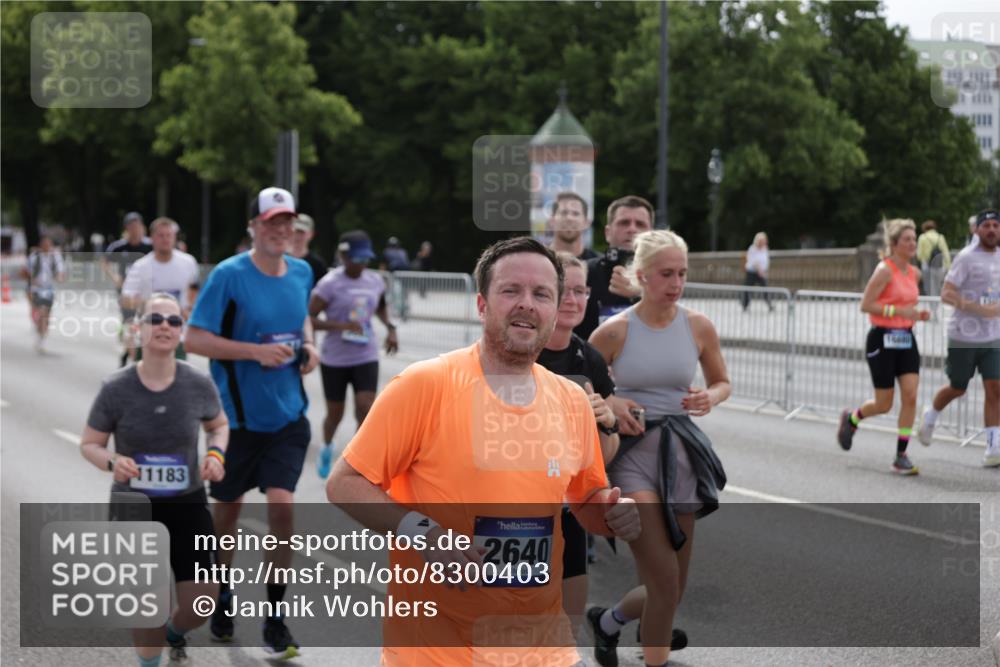 29.06.2025 - hella hamburg halbmarathon Jannik Wohlers http://msf.ph/oto/8300403 29.06.2025 10:37:10 Lombardsbrücke 1337, 2199, 2486, 2640, 2853, 3230, 3633, 5171, 5186, 5790, 5875, 6243, 6821, 6955, 7085, 7124, 7350, 7544, 7777, 8843, 9524, 10476, 10506, 10798, 10919, 11183, 11801, 11888, 12123, 12242, 12254, 12472, 12762, 12824, 12935, 14130, 14282, 14657, 16032, 16303, 16582, 16680, 16706, 16837, 17305, 17307, 17355, 17793, 17798, 17965, 18903 meine-sportfotos.de