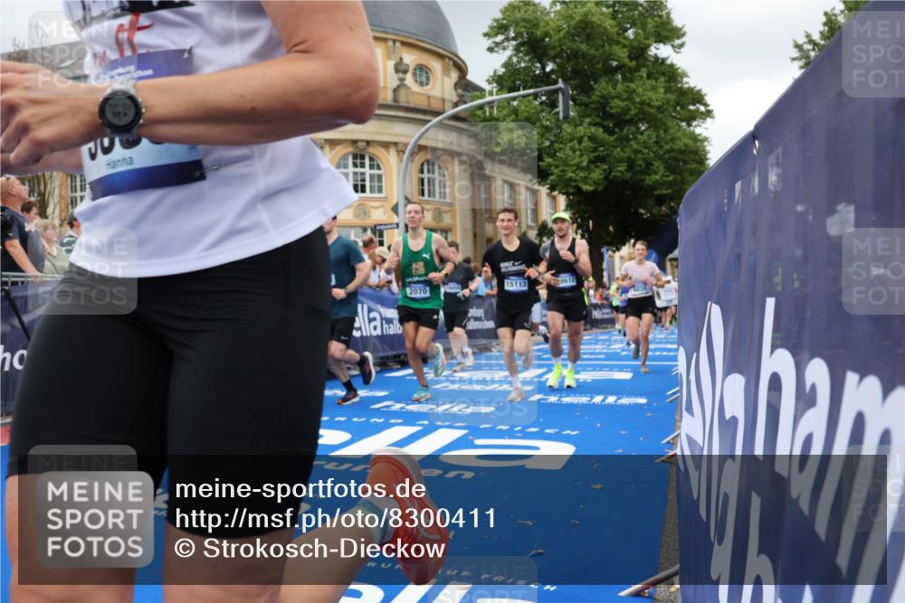 29.06.2025 - hella hamburg halbmarathon Strokosch-Dieckow http://msf.ph/oto/8300411 29.06.2025 10:53:34 Ziel 1030, 1061, 1098, 1499, 1502, 1783, 2058, 2070, 2630, 3399, 3819, 5399, 5866, 6628, 6762, 10549, 10895, 11068, 11588, 11589, 11604, 12632, 12909, 13865, 13912, 15061, 15113, 15441, 15497, 15856, 16092, 17482, 17710, 18143, 18450, 18612, 18666, 18715 meine-sportfotos.de