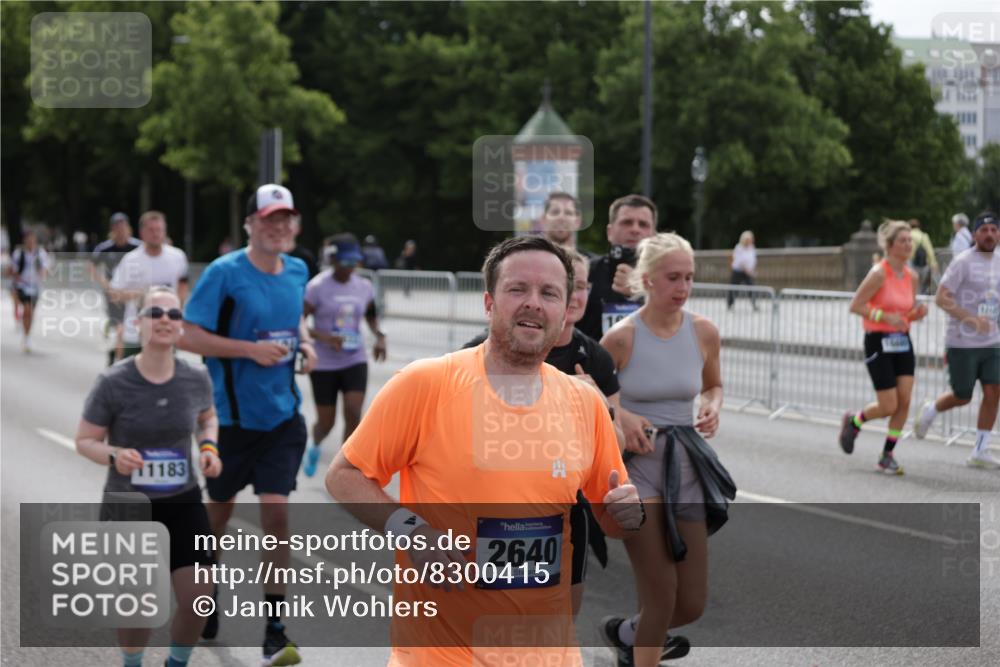 29.06.2025 - hella hamburg halbmarathon Jannik Wohlers http://msf.ph/oto/8300415 29.06.2025 10:37:10 Lombardsbrücke 1337, 2199, 2486, 2640, 2853, 3230, 3633, 5171, 5186, 5790, 5875, 6243, 6821, 6955, 7085, 7124, 7350, 7544, 7777, 8843, 9524, 10476, 10506, 10798, 10919, 11183, 11801, 11888, 12123, 12242, 12254, 12472, 12762, 12824, 12935, 14130, 14282, 14657, 16032, 16303, 16582, 16680, 16706, 16837, 17305, 17307, 17355, 17793, 17798, 17965, 18903 meine-sportfotos.de