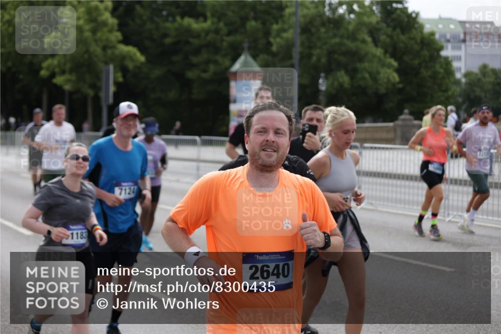 29.06.2025 - hella hamburg halbmarathon Jannik Wohlers http://msf.ph/oto/8300435 29.06.2025 10:37:10 Lombardsbrücke 1337, 2199, 2486, 2640, 2853, 3230, 3633, 5171, 5186, 5790, 5875, 6243, 6821, 6955, 7085, 7124, 7350, 7544, 7777, 8843, 9524, 10476, 10506, 10798, 10919, 11183, 11801, 11888, 12123, 12242, 12254, 12472, 12762, 12824, 12935, 14130, 14282, 14657, 16032, 16303, 16582, 16680, 16706, 16837, 17305, 17307, 17355, 17793, 17798, 17965, 18903 meine-sportfotos.de