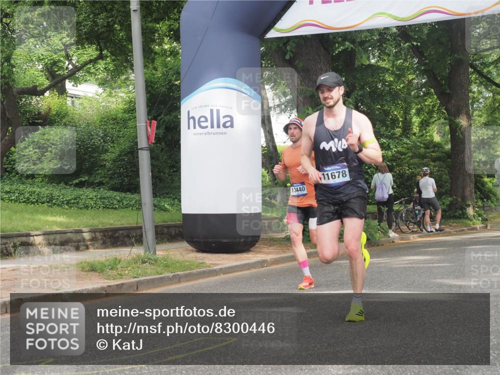 29.06.2025 - hella hamburg halbmarathon KatJ http://msf.ph/oto/8300446 29.06.2025 10:14:01 Zwischen KM18-KM19 7963 meine-sportfotos.de