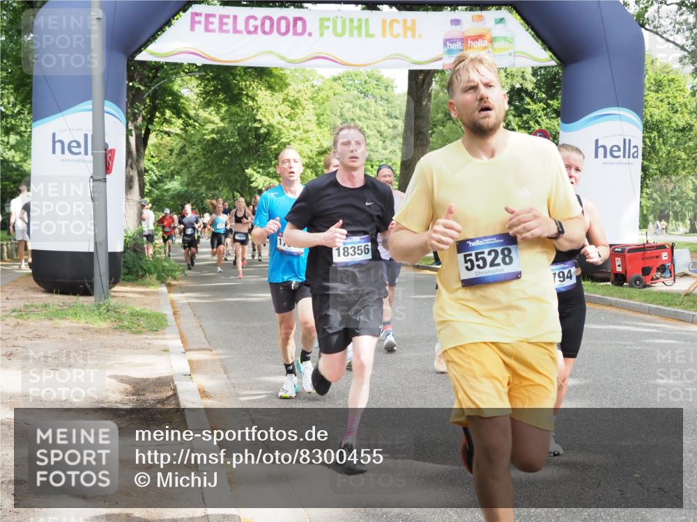 29.06.2025 - hella hamburg halbmarathon MichiJ http://msf.ph/oto/8300455 29.06.2025 10:34:38 Zwischen KM18-KM19 4497, 5528, 7335, 9794, 11077, 12171, 12269, 12706, 12724, 12891, 13303, 14062, 14541, 15825, 17008, 17353, 17865, 18356, 19127 meine-sportfotos.de