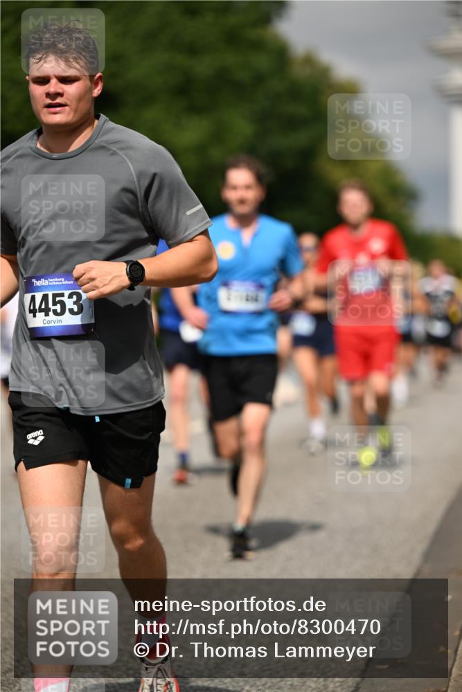 29.06.2025 - hella hamburg halbmarathon Dr. Thomas Lammeyer http://msf.ph/oto/8300470 29.06.2025 10:16:22 Kennedybrücke 1249, 1610, 1785, 1850, 1851, 2963, 2964, 3182, 3248, 3262, 3363, 4453, 5150, 5166, 5176, 6822, 6871, 7014, 7907, 8206, 8207, 8917, 8971, 9253, 9428, 10067, 10402, 10685, 11025 meine-sportfotos.de