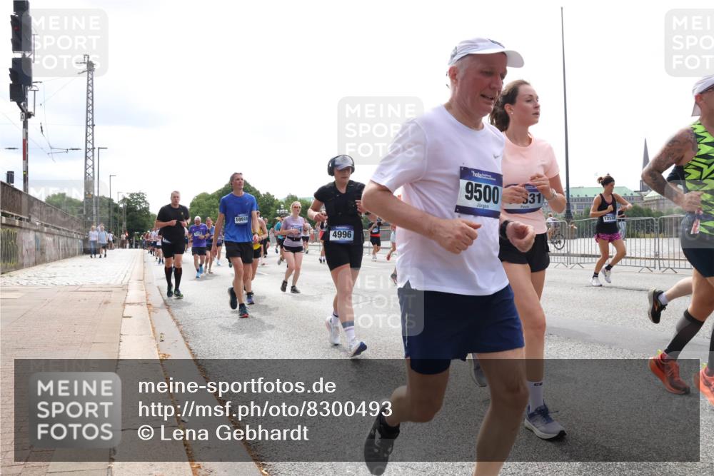 29.06.2025 - hella hamburg halbmarathon Lena Gebhardt http://msf.ph/oto/8300493 29.06.2025 10:37:03 Lombardsbrücke 18918, 4996, 9500, 31, 1022, 1118, 1253, 1276, 1339, 1488, 1490, 1597, 1819, 1948, 1952, 1954, 2016, 2031, 2072, 2104, 2272, 2480, 2552, 2588, 3127, 3165, 3714, 3873, 3895, 4084, 4097, 4347, 4618, 4733, 4762, 4996, 5146, 5224, 5538, 5560, 5640, 5786, 5789, 5940, 6156, 6172, 6359, 6584, 6804, 7202, 7707, 7773, 8007, 8257, 8258, 8315, 8499, 8758, 8811, 8936, 8937, 9054, 9055, 9295, 9500, 9694, 13265, 15077, 17156, 18152, 18488 meine-sportfotos.de