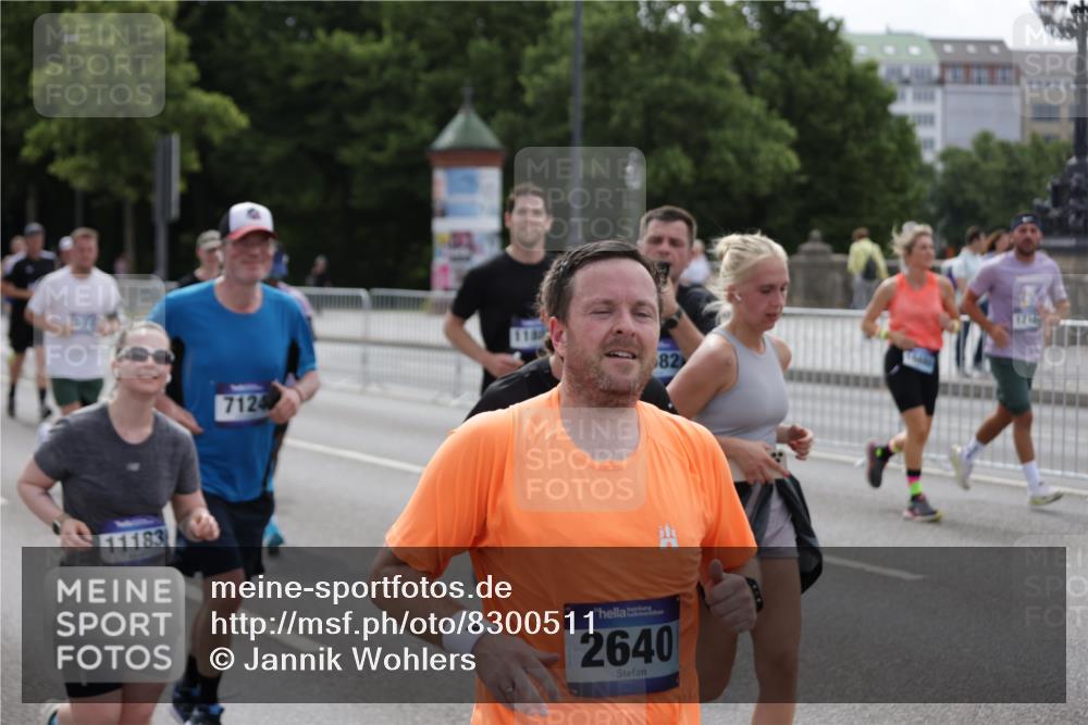 29.06.2025 - hella hamburg halbmarathon Jannik Wohlers http://msf.ph/oto/8300511 29.06.2025 10:37:11 Lombardsbrücke 1475, 2199, 2640, 2853, 3230, 3633, 5171, 5186, 5790, 5875, 6243, 6821, 6955, 7085, 7124, 7350, 7544, 7777, 8843, 9524, 10476, 10506, 10798, 10919, 11183, 11801, 11888, 12123, 12242, 12254, 12472, 12762, 12824, 12935, 14130, 14282, 14657, 16032, 16303, 16582, 16680, 16706, 16837, 17305, 17307, 17355, 17793, 17798, 17965, 18903 meine-sportfotos.de