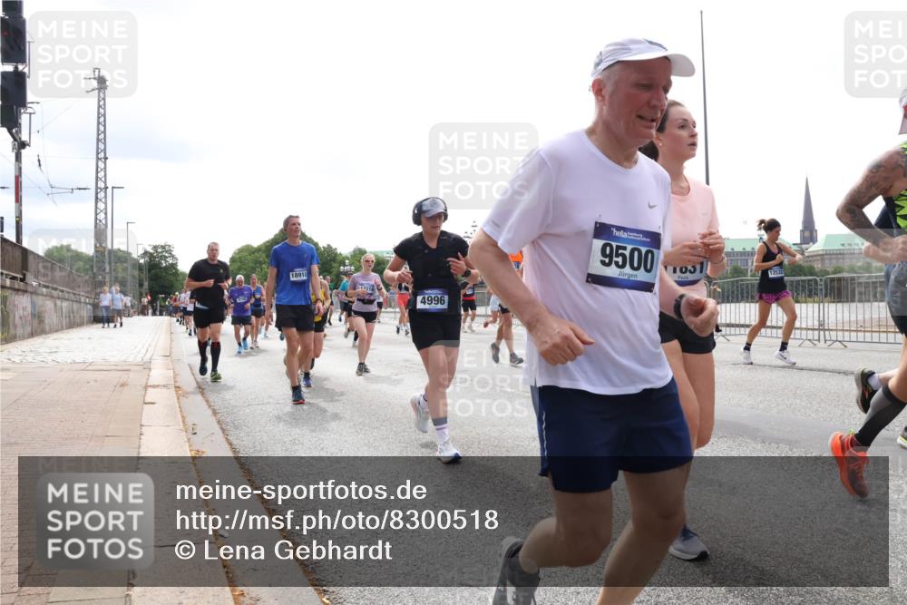 29.06.2025 - hella hamburg halbmarathon Lena Gebhardt http://msf.ph/oto/8300518 29.06.2025 10:37:04 Lombardsbrücke 18918, 12218, 4996, 9500, 1031, 1022, 1118, 1253, 1276, 1339, 1488, 1490, 1597, 1819, 1948, 1952, 1954, 2016, 2031, 2072, 2104, 2272, 2480, 2552, 2588, 3127, 3165, 3714, 3873, 3895, 4084, 4097, 4347, 4618, 4733, 4762, 4996, 5146, 5224, 5538, 5560, 5640, 5786, 5789, 5940, 6156, 6172, 6359, 6584, 6804, 7202, 7235, 7707, 7773, 7823, 8007, 8257, 8258, 8315, 8499, 8758, 8811, 8936, 8937, 9054, 9055, 9295, 9500, 9694, 13265, 15077, 17156, 18152, 18488 meine-sportfotos.de