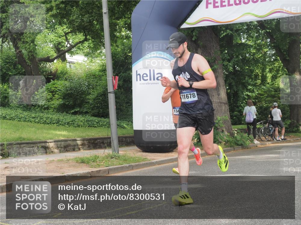 29.06.2025 - hella hamburg halbmarathon KatJ http://msf.ph/oto/8300531 29.06.2025 10:14:01 Zwischen KM18-KM19 7963 meine-sportfotos.de
