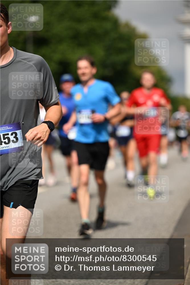 29.06.2025 - hella hamburg halbmarathon Dr. Thomas Lammeyer http://msf.ph/oto/8300545 29.06.2025 10:16:22 Kennedybrücke 1249, 1610, 1785, 1850, 1851, 2963, 2964, 3182, 3248, 3262, 3363, 4453, 5150, 5166, 5176, 6822, 6871, 7014, 7907, 8206, 8207, 8917, 8971, 9253, 9428, 10067, 10402, 10685, 11025 meine-sportfotos.de