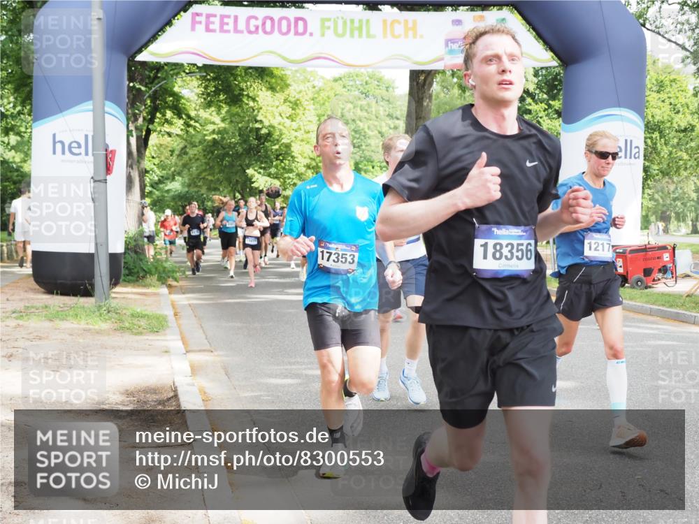 29.06.2025 - hella hamburg halbmarathon MichiJ http://msf.ph/oto/8300553 29.06.2025 10:34:39 Zwischen KM18-KM19 4497, 5528, 5889, 7335, 8142, 9794, 11077, 11858, 12171, 12269, 12706, 12724, 12891, 13303, 14541, 15157, 15825, 17008, 17353, 17461, 17865, 18356, 19127 meine-sportfotos.de