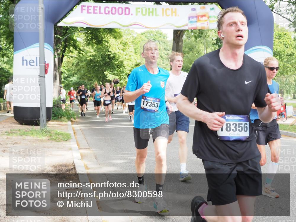29.06.2025 - hella hamburg halbmarathon MichiJ http://msf.ph/oto/8300598 29.06.2025 10:34:39 Zwischen KM18-KM19 4497, 5528, 5889, 7335, 8142, 9794, 11077, 11858, 12171, 12269, 12706, 12724, 12891, 13303, 14541, 15157, 15825, 17008, 17353, 17461, 17865, 18356, 19127 meine-sportfotos.de