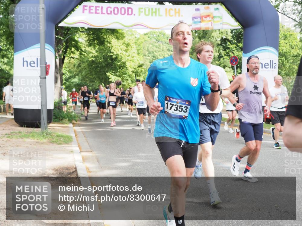 29.06.2025 - hella hamburg halbmarathon MichiJ http://msf.ph/oto/8300647 29.06.2025 10:34:39 Zwischen KM18-KM19 4497, 5528, 5889, 7335, 8142, 9794, 11077, 11858, 12171, 12269, 12706, 12724, 12891, 13303, 14541, 15157, 15825, 17008, 17353, 17461, 17865, 18356, 19127 meine-sportfotos.de