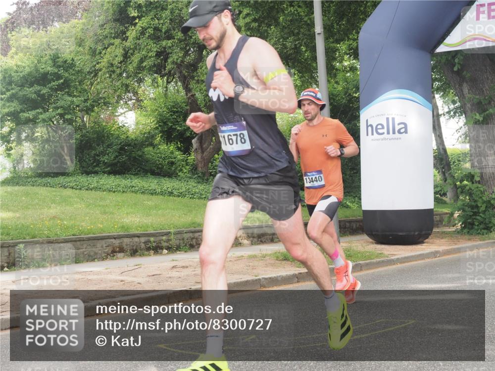 29.06.2025 - hella hamburg halbmarathon KatJ http://msf.ph/oto/8300727 29.06.2025 10:14:02 Zwischen KM18-KM19 7963 meine-sportfotos.de