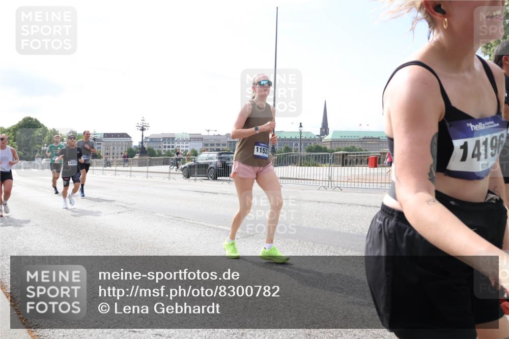 29.06.2025 - hella hamburg halbmarathon Lena Gebhardt http://msf.ph/oto/8300782 29.06.2025 10:12:10 Lombardsbrücke 1062, 1328, 1790, 1850, 1992, 2661, 3363, 3746, 4227, 4453, 4499, 5176, 5379, 5605, 6822, 6871, 6966, 7474, 7571, 9191, 9253, 9254, 9405, 9428, 9705, 10042, 10409, 10685, 11507, 11509, 11525, 11537, 11581, 11917, 12473, 13171, 13177, 13542, 13958, 14060, 14196, 14313, 14384, 14863, 14868, 15137, 15945, 16379, 16976, 17638, 17774, 18261, 18395, 18429, 18655 meine-sportfotos.de