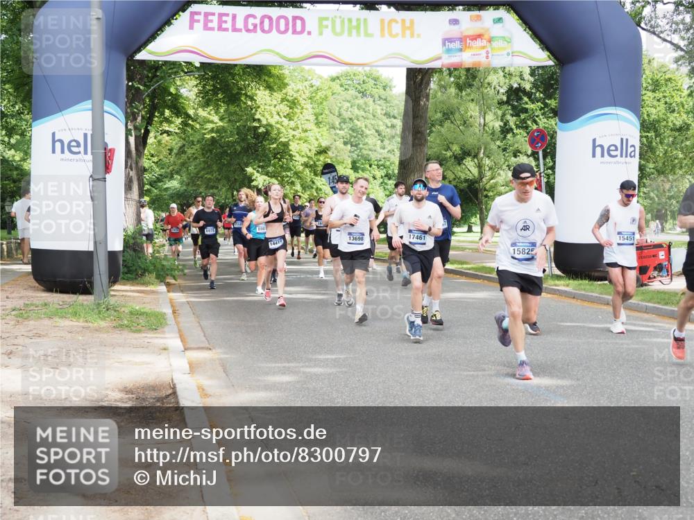 29.06.2025 - hella hamburg halbmarathon MichiJ http://msf.ph/oto/8300797 29.06.2025 10:34:41 Zwischen KM18-KM19 3087, 4497, 5528, 5889, 6691, 7335, 8142, 8981, 9794, 11077, 11858, 12171, 12269, 12891, 13303, 13698, 14045, 14541, 15157, 15451, 15825, 17008, 17353, 17461, 17865, 18356 meine-sportfotos.de