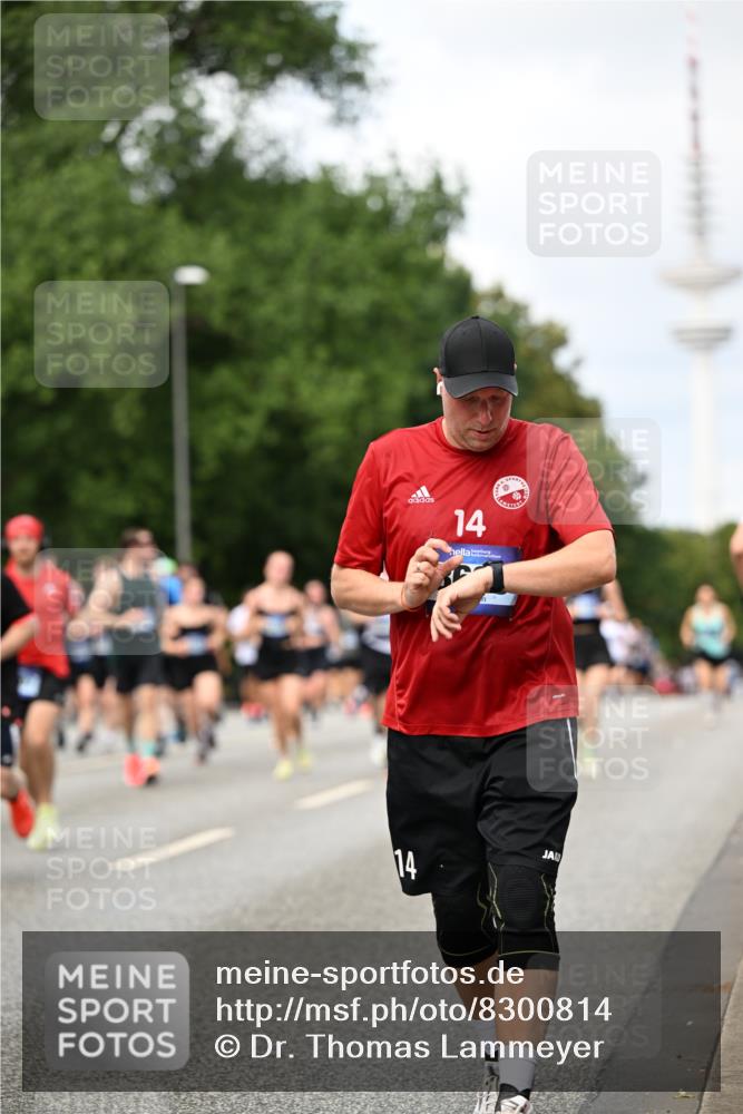 29.06.2025 - hella hamburg halbmarathon Dr. Thomas Lammeyer http://msf.ph/oto/8300814 29.06.2025 10:37:56 Kennedybrücke 1189, 1275, 1896, 2526, 2776, 3264, 3340, 3345, 3812, 3848, 4361, 4433, 4449, 4807, 4824, 4826, 5075, 5141, 5557, 5561, 5584, 5821, 5822, 5887, 6364, 6515, 6516, 6956, 7027, 7309, 7565, 7633, 7653, 7982, 8157, 8277, 8349, 8375, 8377, 8383, 8401, 8620, 9234, 9258, 9438, 9706, 9799, 9875, 9995, 10048, 10800, 11092, 11111, 11229, 11237, 11260 meine-sportfotos.de