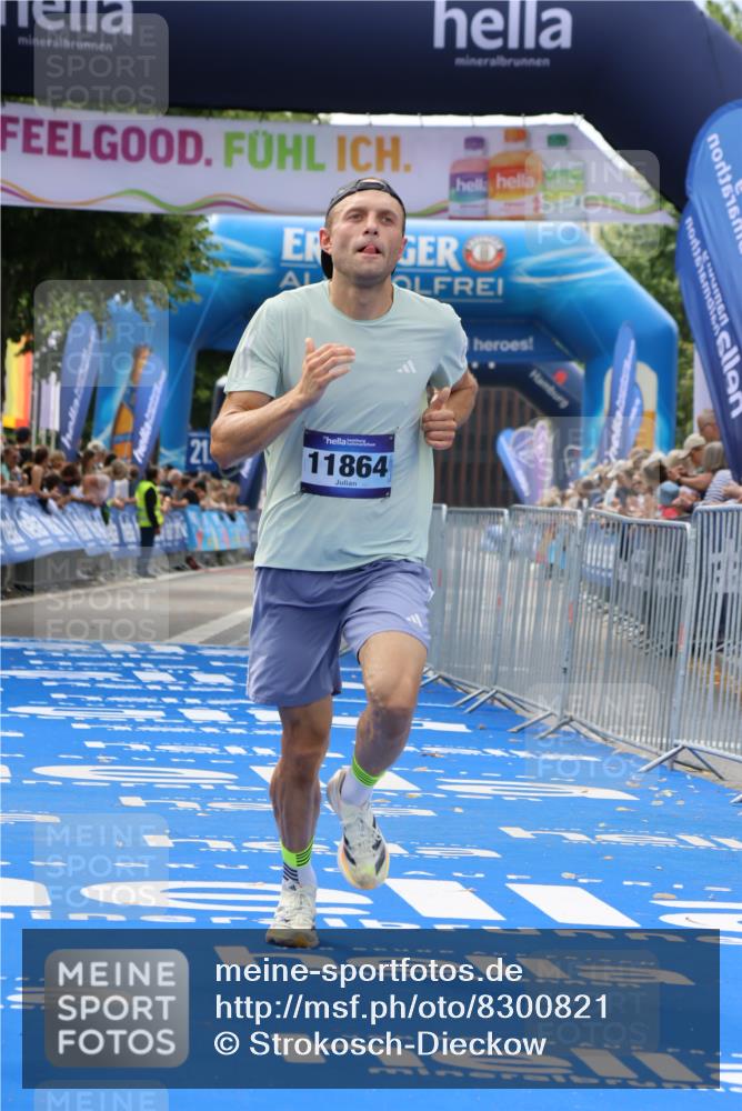 29.06.2025 - hella hamburg halbmarathon Strokosch-Dieckow http://msf.ph/oto/8300821 29.06.2025 10:16:36 Ziel 3944, 11864 meine-sportfotos.de