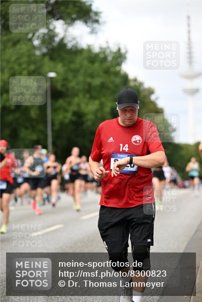 29.06.2025 - hella hamburg halbmarathon Dr. Thomas Lammeyer http://msf.ph/oto/8300823 29.06.2025 10:37:56 Kennedybrücke 1189, 1275, 1896, 2526, 2776, 3264, 3340, 3345, 3812, 3848, 4361, 4433, 4449, 4807, 4824, 4826, 5075, 5141, 5557, 5561, 5584, 5821, 5822, 5887, 6364, 6515, 6516, 6956, 7027, 7309, 7565, 7633, 7653, 7982, 8157, 8277, 8349, 8375, 8377, 8383, 8401, 8620, 9234, 9258, 9438, 9706, 9799, 9875, 9995, 10048, 10800, 11092, 11111, 11229, 11237, 11260 meine-sportfotos.de