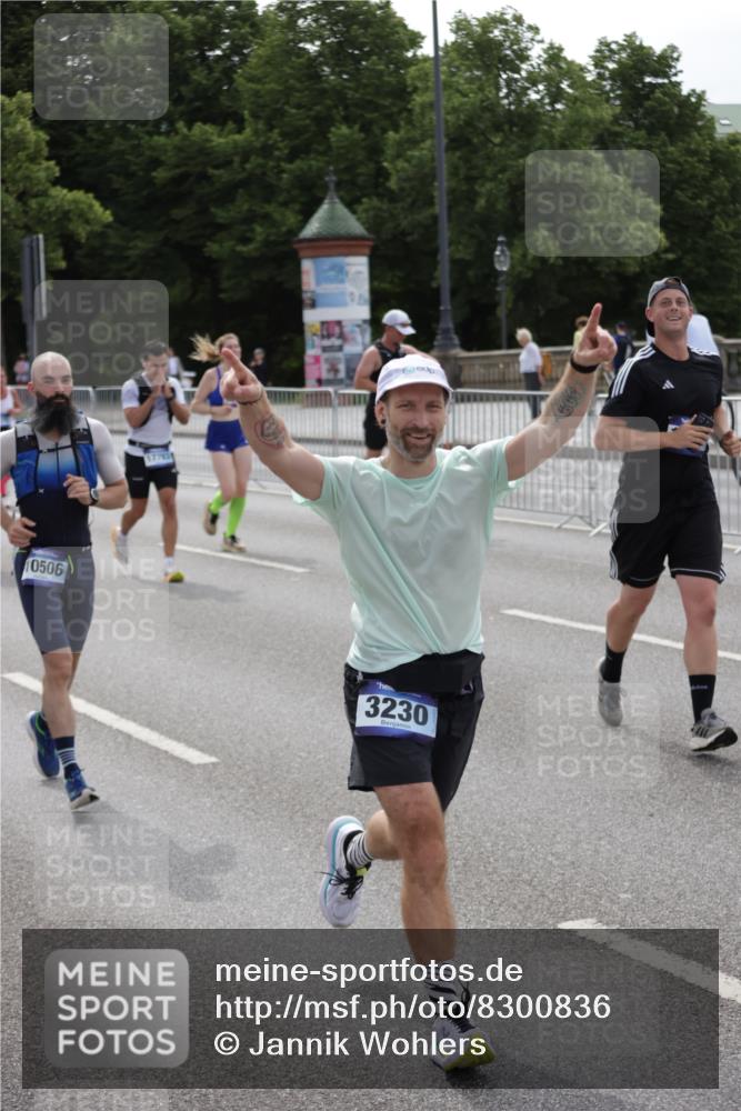 29.06.2025 - hella hamburg halbmarathon Jannik Wohlers http://msf.ph/oto/8300836 29.06.2025 10:37:15 Lombardsbrücke 1475, 2199, 2640, 2853, 3230, 3633, 5171, 5186, 5522, 5875, 6243, 6821, 6955, 7124, 7321, 7350, 7777, 9247, 9288, 9895, 10159, 10476, 10506, 10919, 11183, 11801, 11882, 11888, 12123, 12242, 12254, 12472, 12824, 13650, 14130, 14657, 16032, 16582, 16680, 16706, 16837, 17355, 17793, 17798, 18317, 18319, 18903 meine-sportfotos.de