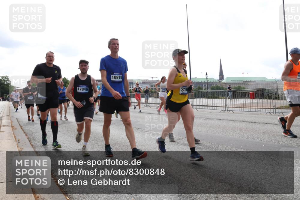 29.06.2025 - hella hamburg halbmarathon Lena Gebhardt http://msf.ph/oto/8300848 29.06.2025 10:37:06 Lombardsbrücke 17840, 1339, 18918, 5786, 316, 1022, 1118, 1253, 1276, 1337, 1339, 1488, 1490, 1597, 1819, 1948, 1952, 1954, 2016, 2031, 2072, 2104, 2272, 2480, 2486, 2552, 2588, 3127, 3165, 3714, 3873, 3895, 4084, 4097, 4347, 4618, 4733, 4762, 4996, 5146, 5224, 5538, 5560, 5640, 5786, 5789, 5940, 6156, 6172, 6359, 6584, 6804, 7085, 7202, 7235, 7707, 7773, 7823, 8007, 8257, 8258, 8315, 8499, 8758, 8811, 8936, 8937, 9054, 9055, 9295, 9500, 9694, 13265, 15077, 18488 meine-sportfotos.de