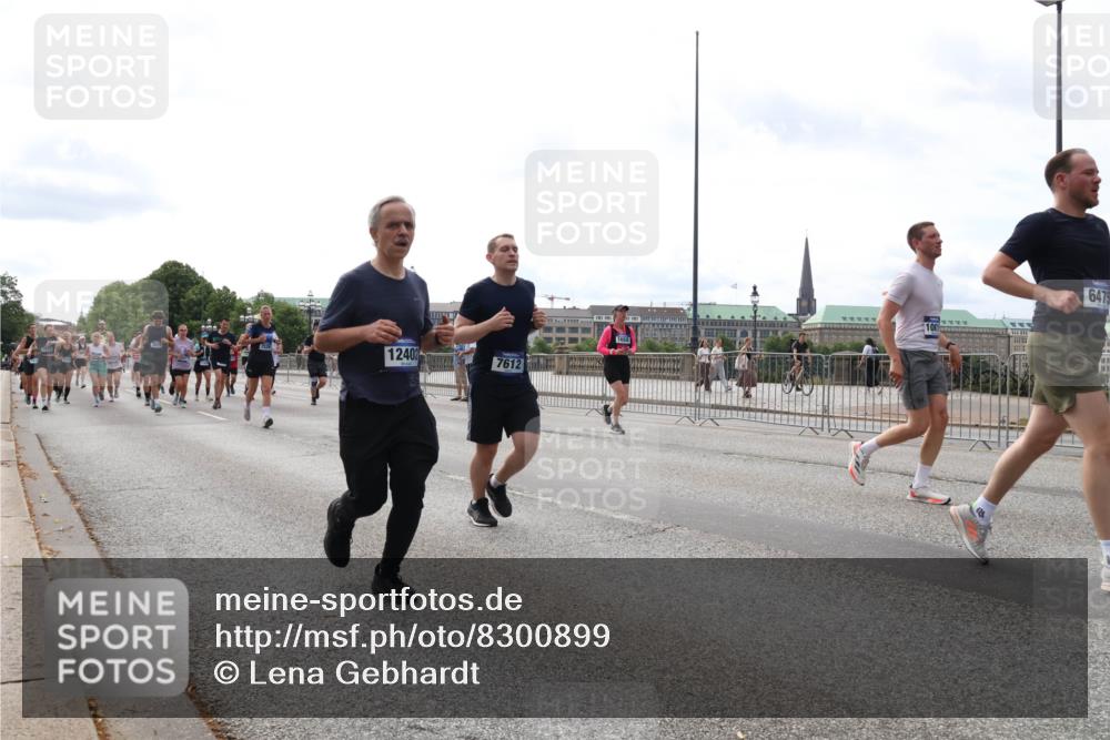29.06.2025 - hella hamburg halbmarathon Lena Gebhardt http://msf.ph/oto/8300899 29.06.2025 10:21:49 Lombardsbrücke 12402, 7612, 6475, 1072, 1158, 1191, 1250, 1294, 1401, 1668, 1958, 1963, 2172, 2271, 2315, 2353, 2529, 2744, 2815, 3606, 3768, 3770, 3817, 3825, 3826, 3995, 4046, 4289, 4375, 4376, 4697, 4786, 5122, 5373, 5412, 5641, 5759, 5957, 6086, 6103, 6475, 6676, 6805, 6844, 6881, 7075, 7162, 7375, 7612, 7672, 7781, 8095, 8286, 8431, 8715, 8860, 8896, 8959, 9002, 9062, 9100, 9369, 9483, 9499, 9532, 9624, 10374, 10874 meine-sportfotos.de