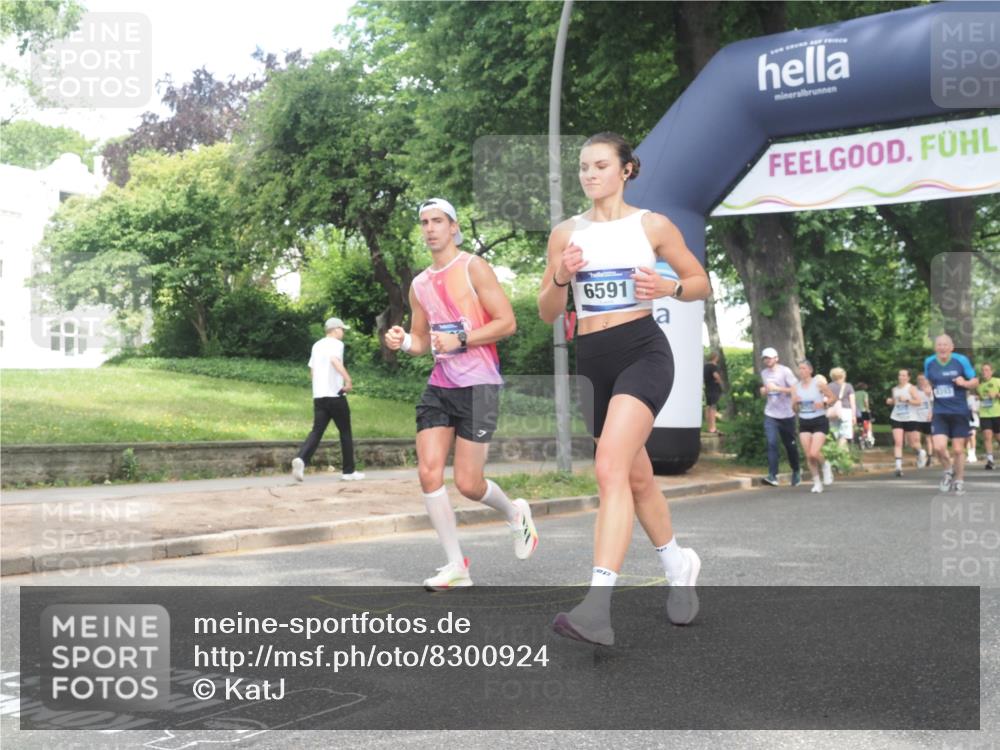 29.06.2025 - hella hamburg halbmarathon KatJ http://msf.ph/oto/8300924 29.06.2025 10:43:17 Zwischen KM18-KM19 1180, 4868, 6591, 6720, 8330, 8393 meine-sportfotos.de